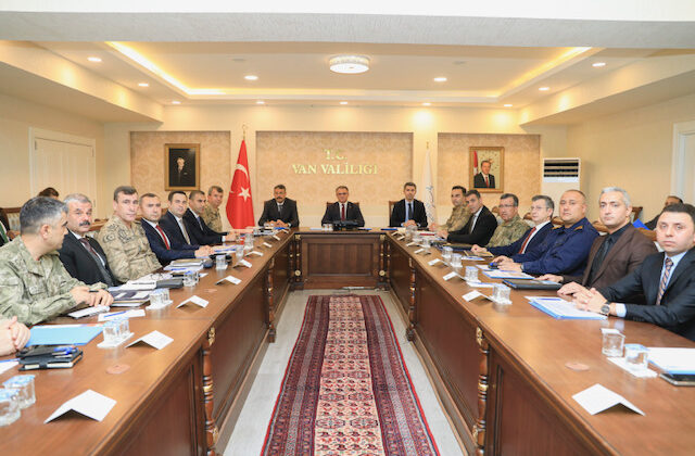 Vali  Ozan Balcı başkanlığında Düzensiz Göçle Mücadele ve Koordinasyon toplantısı yapıldı