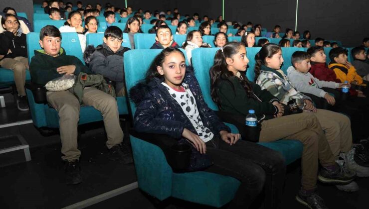 Van Büyükşehir Belediyesi öğrenciler için ücretsiz sinema projesi başlattı